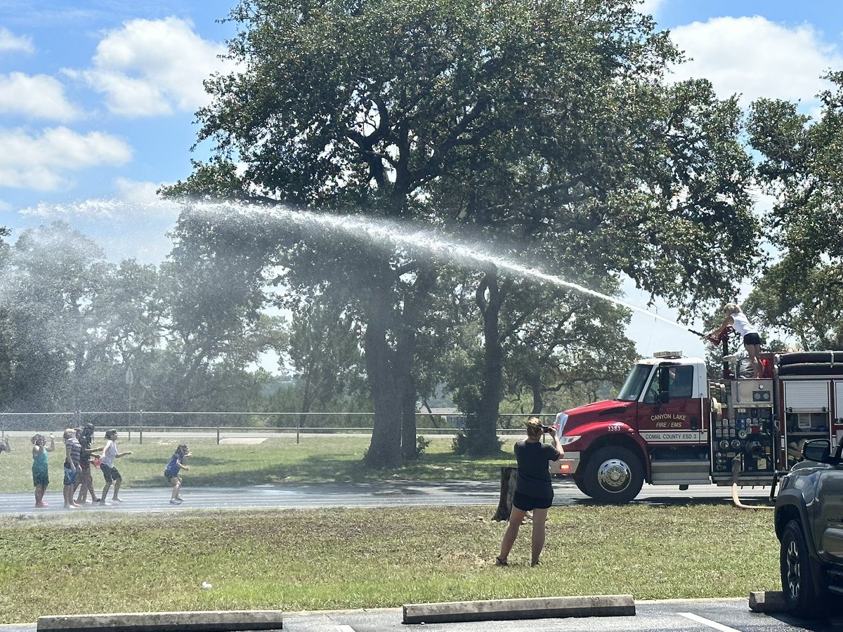 Wendy Moore (@moorerces) on Twitter photo Field Day is the perfect way to celebrate a year of hard work together π Thanks to Canyon Lake Fire for all your support. #rcesisaweaome <a href="/PainterLindsey/">Lindsey Painter</a> <a href="/RCES_Office/">RCES Office</a> Field Day is the perfect way to celebrate a year of hard work together π Thanks to Canyon Lake Fire for all your support. #rcesisaweaome <a href="/PainterLindsey/">Lindsey Painter</a> <a href="/RCES_Office/">RCES Office</a>