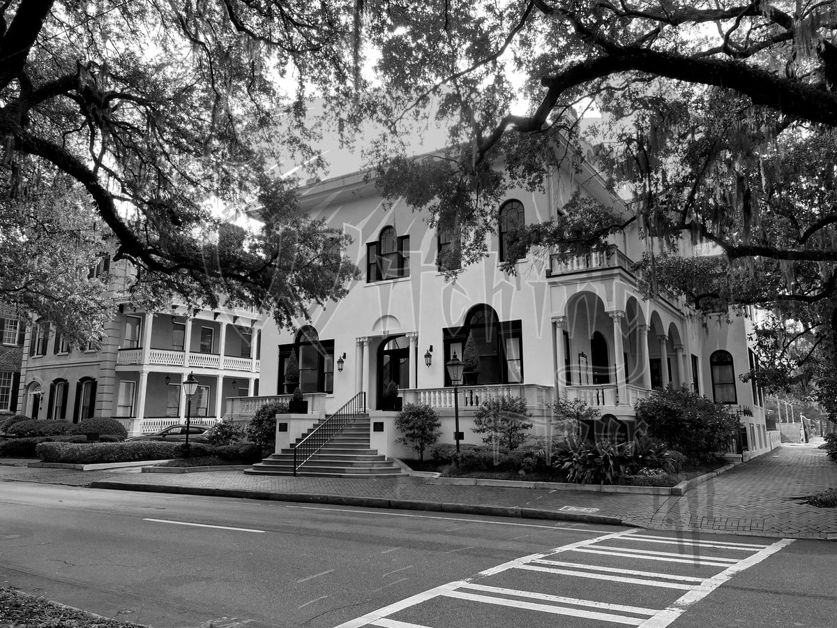 WitchingHourSav's tweet photo. It’s #supernatural #Saturday in #Savannah! Get #spooky tonight with Brigid, and UK-based Parapsychologist Dylan Jones, as they guide you around the #haunted downtown. 
Book at: https://t.co/QKU461N3sQ
#ghosts #visitsavannah #paranormal  #saturdaynight #saturdaymood #saturdaymood https://t.co/El1mQMk0VB