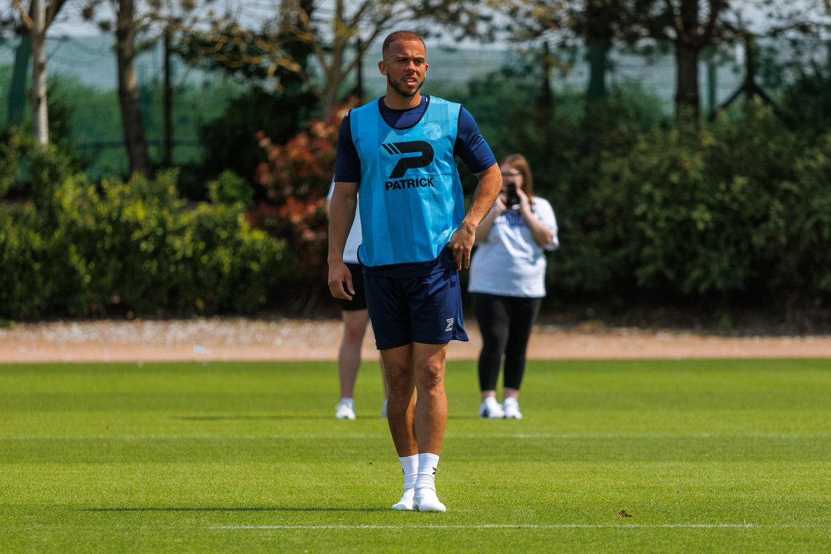 Strike force 😮‍💨

🤝 @marketing_roar

#WorClub ⚪️⚫️