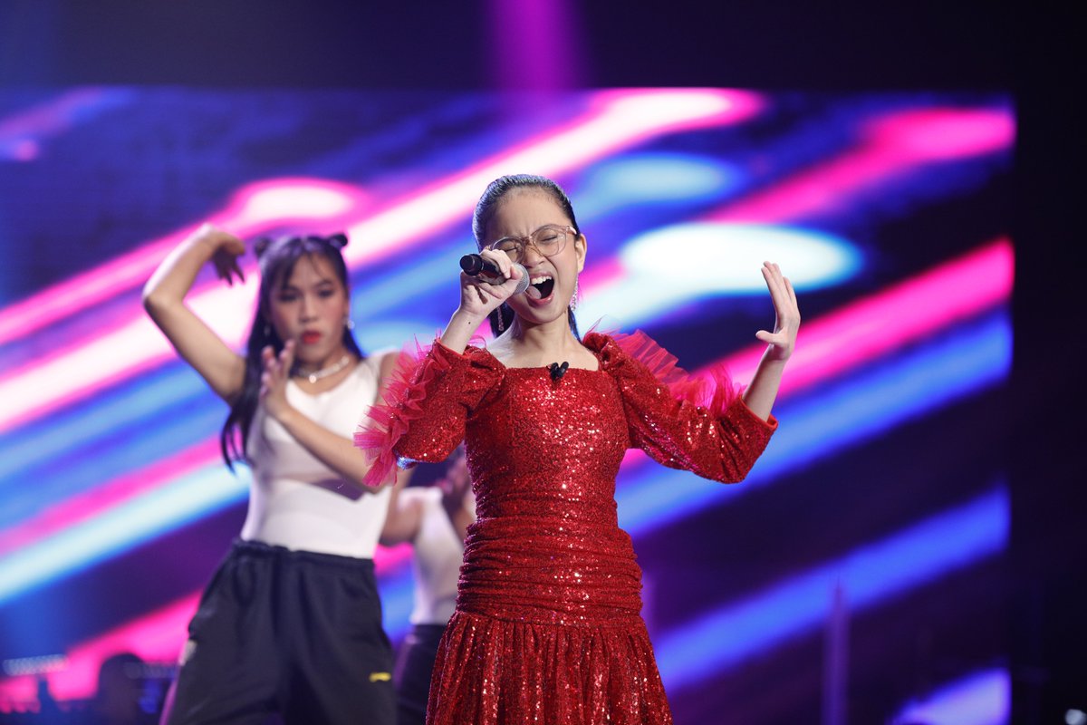 _TheVoiceKidsPH's tweet photo. ✌️VOTING LINES ARE NOW OPEN!

Ang ENCHANTING SIREN na si XAI MARTINEZ na kaya ang susunod na GRAND CHAMPION? Bumoto na! 
#TVKPH5TheFinalShowdown ❤️🤍

🗳️ To VOTE, go to https://t.co/2Yz25OxqKU to register!
VOTING OPENS DURING THE SHOW 
1 VOTE PER ACCOUNT PER NIGHT ONLY https://t.co/JbKLelyPAt