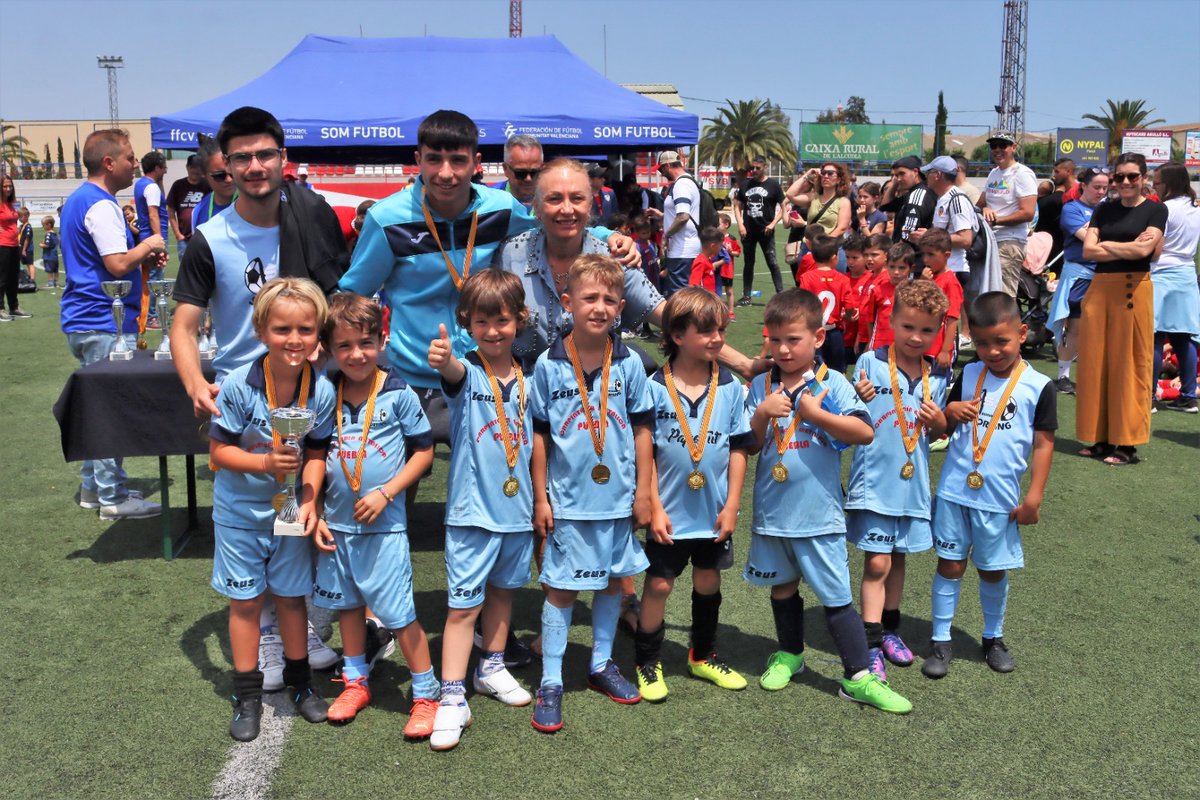 FFCV_info's tweet photo. | COPA GEGANTS |

😎 @Ajunt_lalcudia acoge la III Copa Gegants con 24 equipos, magia 🧙‍♂️,  música 👯‍♀️  y partidazos ⚽️ 🤩

📎 https://t.co/ix7yHwY55s

#somFutbol #EscoladeGegants https://t.co/bXSYt3HvqJ