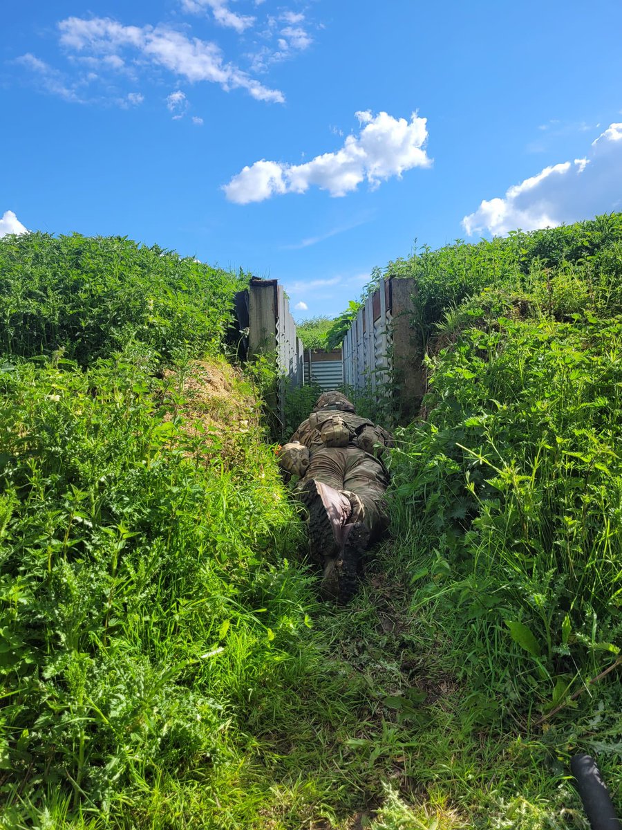 21FdSqnEOD's tweet photo. “Trench warfare is the bloodiest, wildest, most brutal of all…” (Ernst Jünger)

Ex AGILE TOWER has started our Sqn journey in learning how to master the new trench warfare of Ukraine 🇺🇦 🇬🇧. 

Thanks to @DEMSTrgRegt https://t.co/I31Elglnra