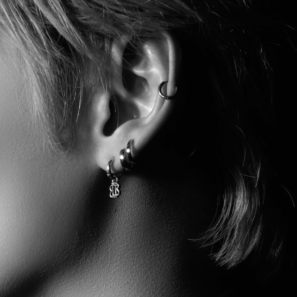 BichamondTH's tweet photo. Bishamon 
BB Gangster Collection

Sterling Silver 92.5 %
No. 2/3 BB Gangster Double Layer Earrings
Price : 1190THB/ 1 Pair 

Start Pre-order : 23/05/2023 (12:30 GMT+7)
Last Pre-order : 16/06/2023 (23:59 GMT+7)

LINE SHOPPING
🔗https://t.co/D5BHHeEFNG

#BBGangster 
#Bishamon https://t.co/XwaJsE0Jzc