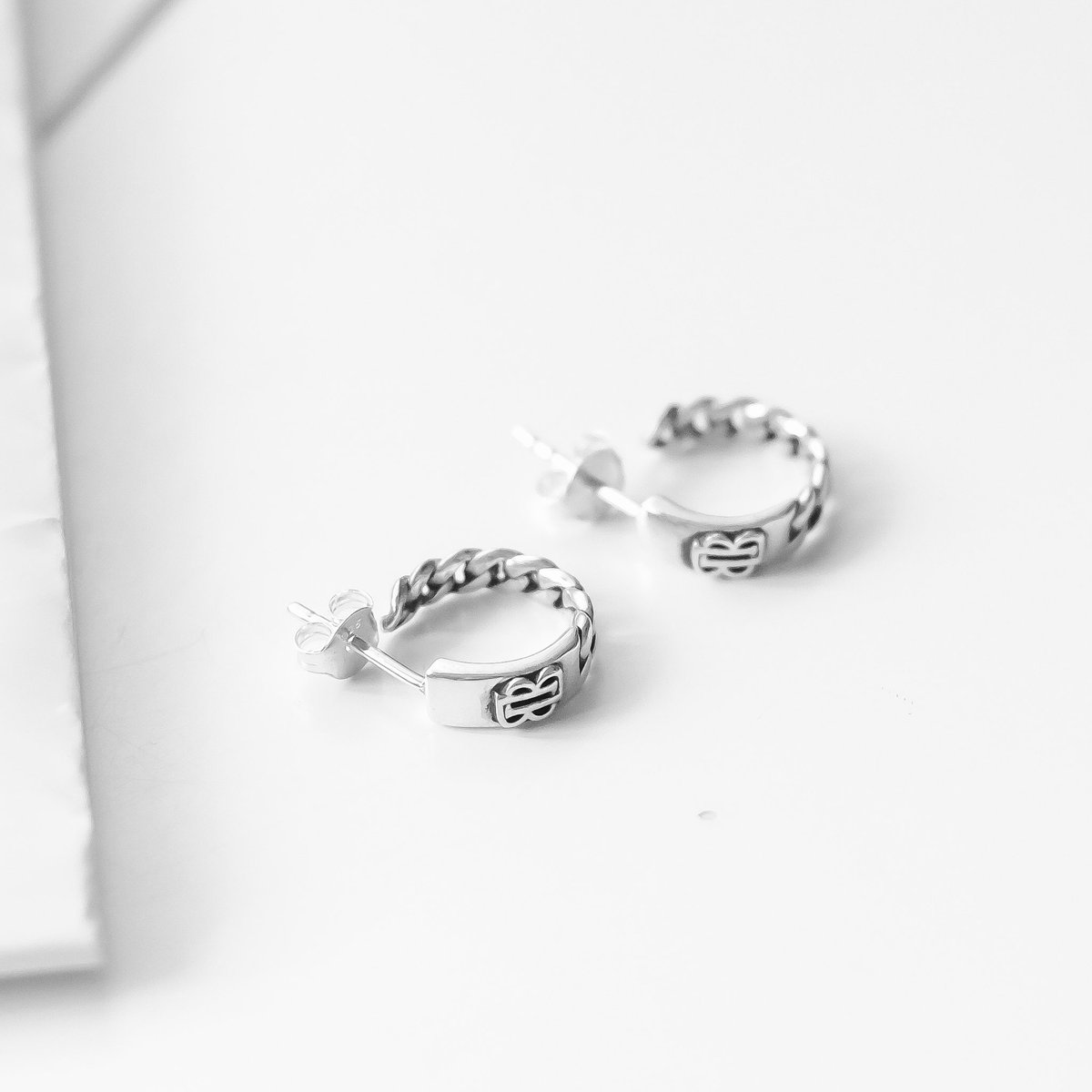 BichamondTH's tweet photo. Bishamon 
BB Gangster Collection

Sterling Silver 92.5 %
No. 3/3 BB Gangster Haft Chain Earrings
Price : 1190THB/ 1 Pair 

Start Pre-order : 23/05/2023 (12:30 GMT+7)
Last Pre-order : 16/06/2023 (23:59 GMT+7)

LINE SHOPPING
🔗https://t.co/D5BHHeEFNG

#BBGangster 
#Bishamon https://t.co/RCucgCeF30