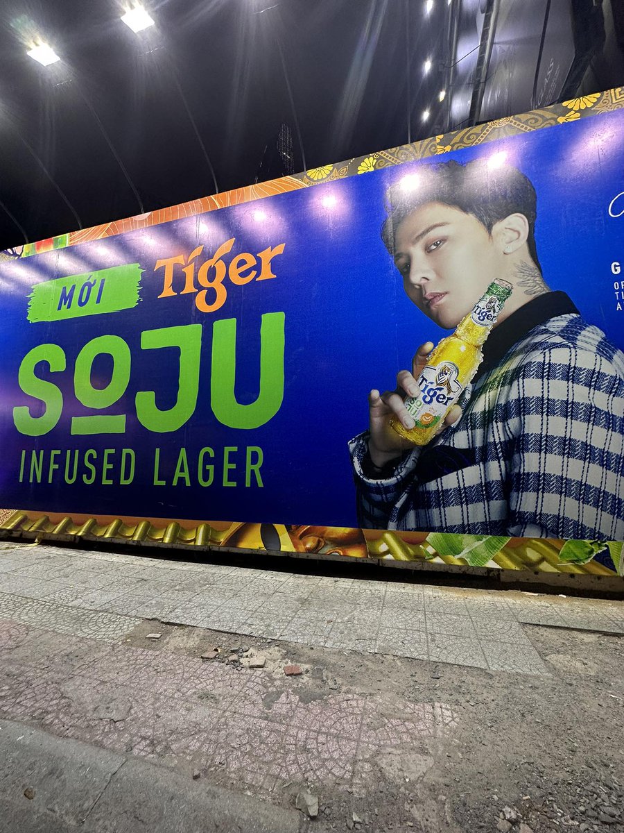 GD's huge billboard in Ho Chi Minh 😍

My friend took this and sent this to me 🤭