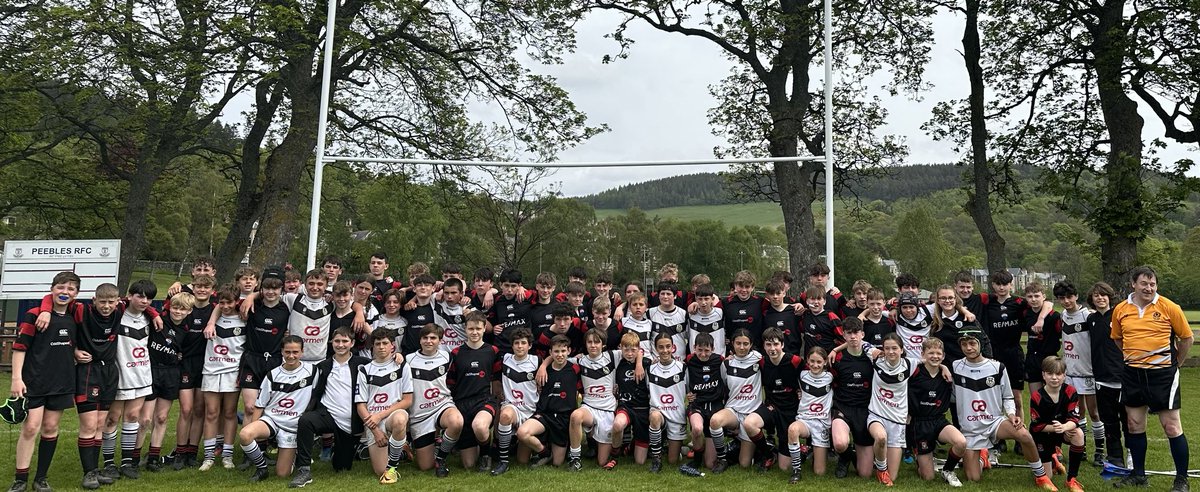 Fab matches with ⁦<a href="/StadeHendayais/">StadeHendayaisRugby</a>⁩ taking on Twin town ⁦<a href="/PeeblesHigh/">Peebles High School</a>⁩ ⁦<a href="/PeeblesRugby/">Peebles Rugby Club</a>⁩  Brilliant time had by all at a sun 🌞 drenched Gytes. 🏴󠁧󠁢󠁳󠁣󠁴󠁿  🏉   🇫🇷