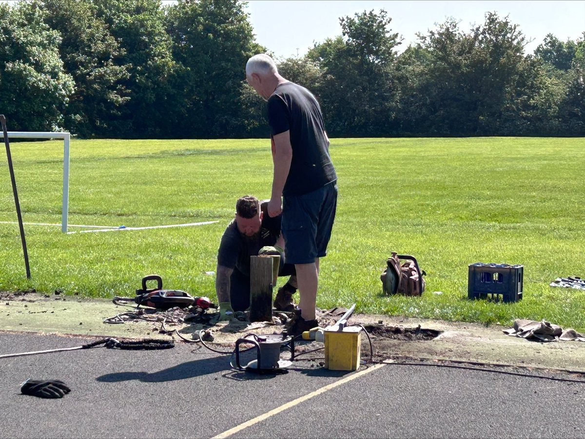 GildedHollins's tweet photo. A very productive Saturday morning! Thank you to the #ATeam of parents who helped to take the #TimberTrail down ready for our new one! We’re so grateful for your help! 🪚🔨🔩 https://t.co/d9GeyfRWwq