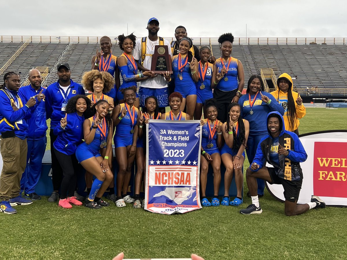 AdjoaEducates's tweet photo. #proudmomalert The girls won NC 3A Indoor &amp; worked this outdoor season to win another one. My girl -🥈 for 100M hurdles &amp; 4x100M relay. She earned the @farmbureauins Sportsmanship Award. Congrats to my mini, her team, and coaching staff! @DudleyTrack @SenadziRankin https://t.co/e3fDvHp3bp