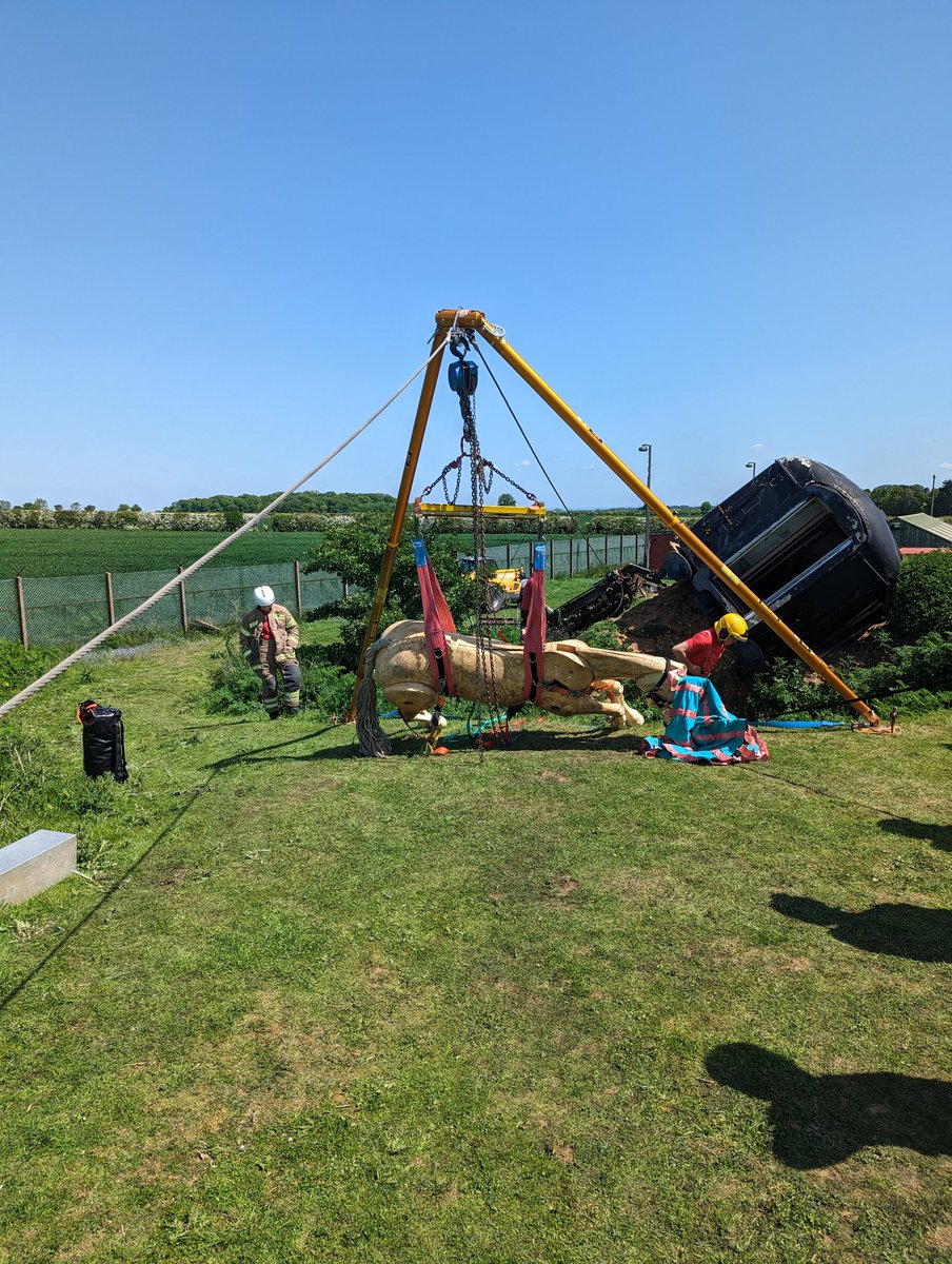 Lincolnshire USAR (@lincs_usar) on Twitter photo Our Large Animal Rescue Teams from <a href="/SpaldingFire/">Spalding FireStation</a> & <a href="/LincolnNorthFRS/">Lincoln North Fire Station</a> have been training alongside #USAR today giving an awareness of capabilities! Our Large Animal Rescue Teams from <a href="/SpaldingFire/">Spalding FireStation</a> & <a href="/LincolnNorthFRS/">Lincoln North Fire Station</a> have been training alongside #USAR today giving an awareness of capabilities!