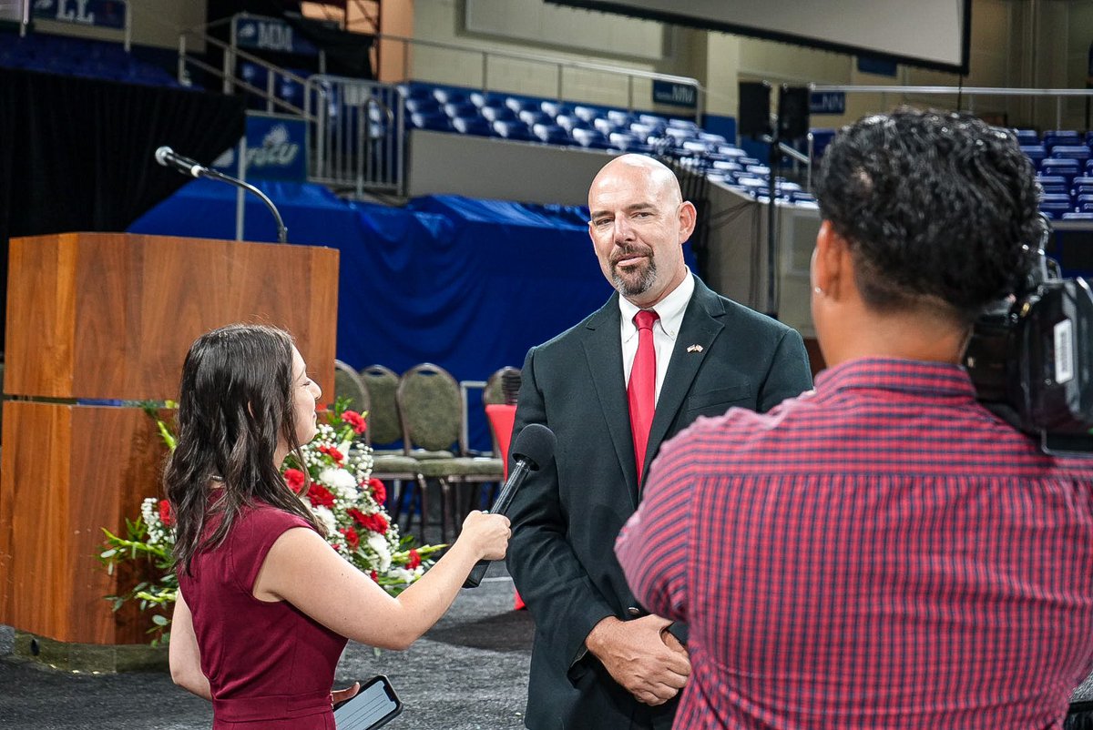 Wake Up Wolfpack (@wakeup_wolfpack) on Twitter photo Thank you to @NBC2 coming to Alico Arena & interviewing our <a href="/SouthFMHS/">PowerfulSouthFamily</a> Principal!
<a href="/EdMathews5/">Ed Mathews</a> - “Our graduates represent 31 counties, they speak 19 different languages and have been certified in a bunch of different ares!”
#TeamSouth 🐺🌴🎓‼️<a href="/LeeSchools/">School District of Lee County</a> Thank you to @NBC2 coming to Alico Arena & interviewing our <a href="/SouthFMHS/">PowerfulSouthFamily</a> Principal!
<a href="/EdMathews5/">Ed Mathews</a> - “Our graduates represent 31 counties, they speak 19 different languages and have been certified in a bunch of different ares!”
#TeamSouth 🐺🌴🎓‼️<a href="/LeeSchools/">School District of Lee County</a>