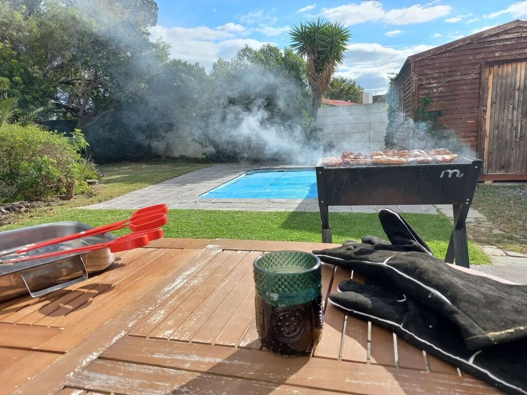 Unusual for me to braai on a Saturday, but I wanted to get it in before the rain hits this evening and tomorrow! 😅 #braai #bickleyhouse #gordonsbay #helderberg #southafrica #anexploringsouthafrican instagr.am/p/Csdt18VqMyV/