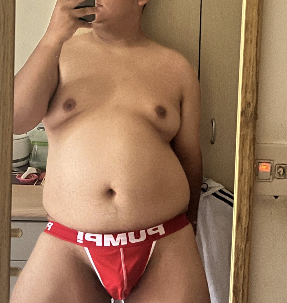 fatboy0309's tweet photo. 今天很適合抱睡🤫 
#黑肉底 #你抱睡了嗎🤔️ https://t.co/gbDJosmke7
