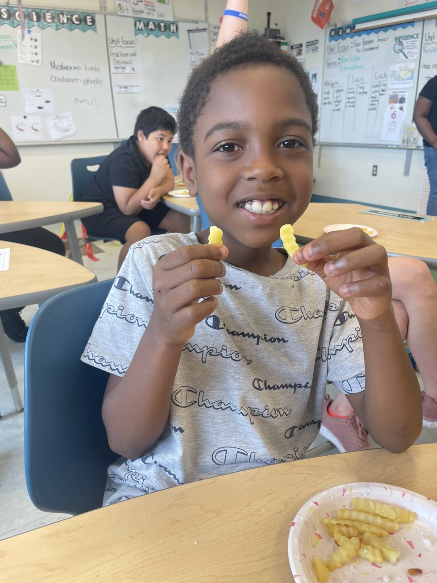 Dr. Weeks 4th Graders tweet media