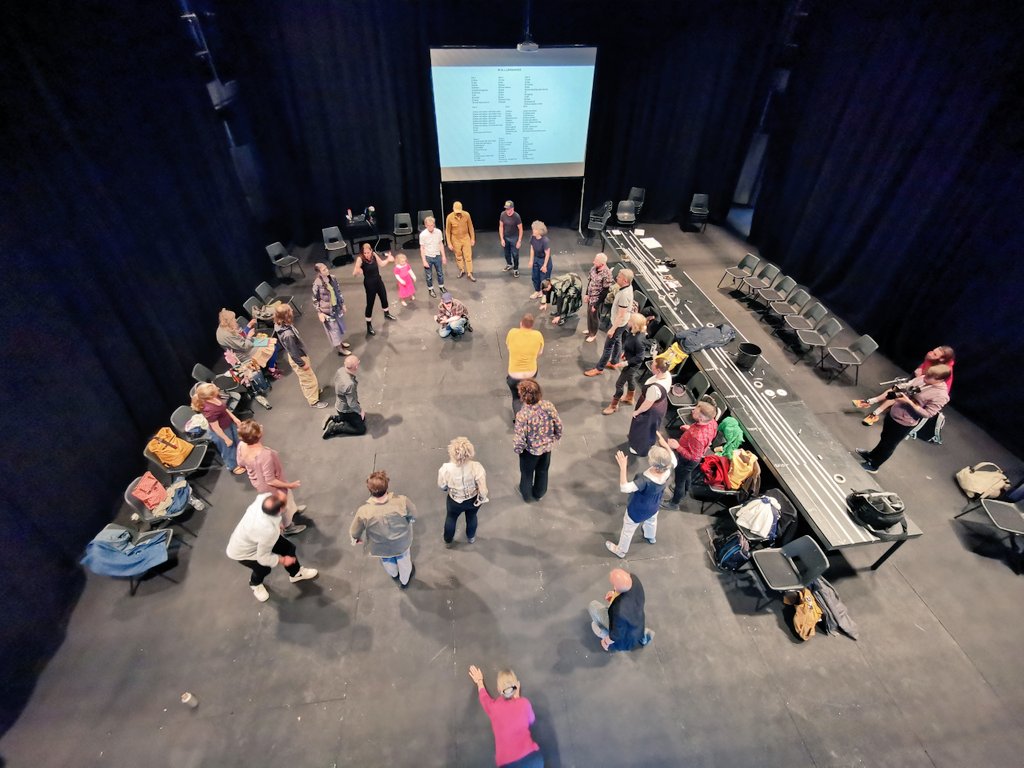 AberystwythTFTS's tweet image. Now @RitchieLoula is leading an &apos;In All Languages&apos; workshop for former Performance Studies students ahead of an IAL flash mob on the steps of @LLGCymru @NLWales at 2:15pm. We&apos;ll be heading down soon ...
#ogof #frommemory
