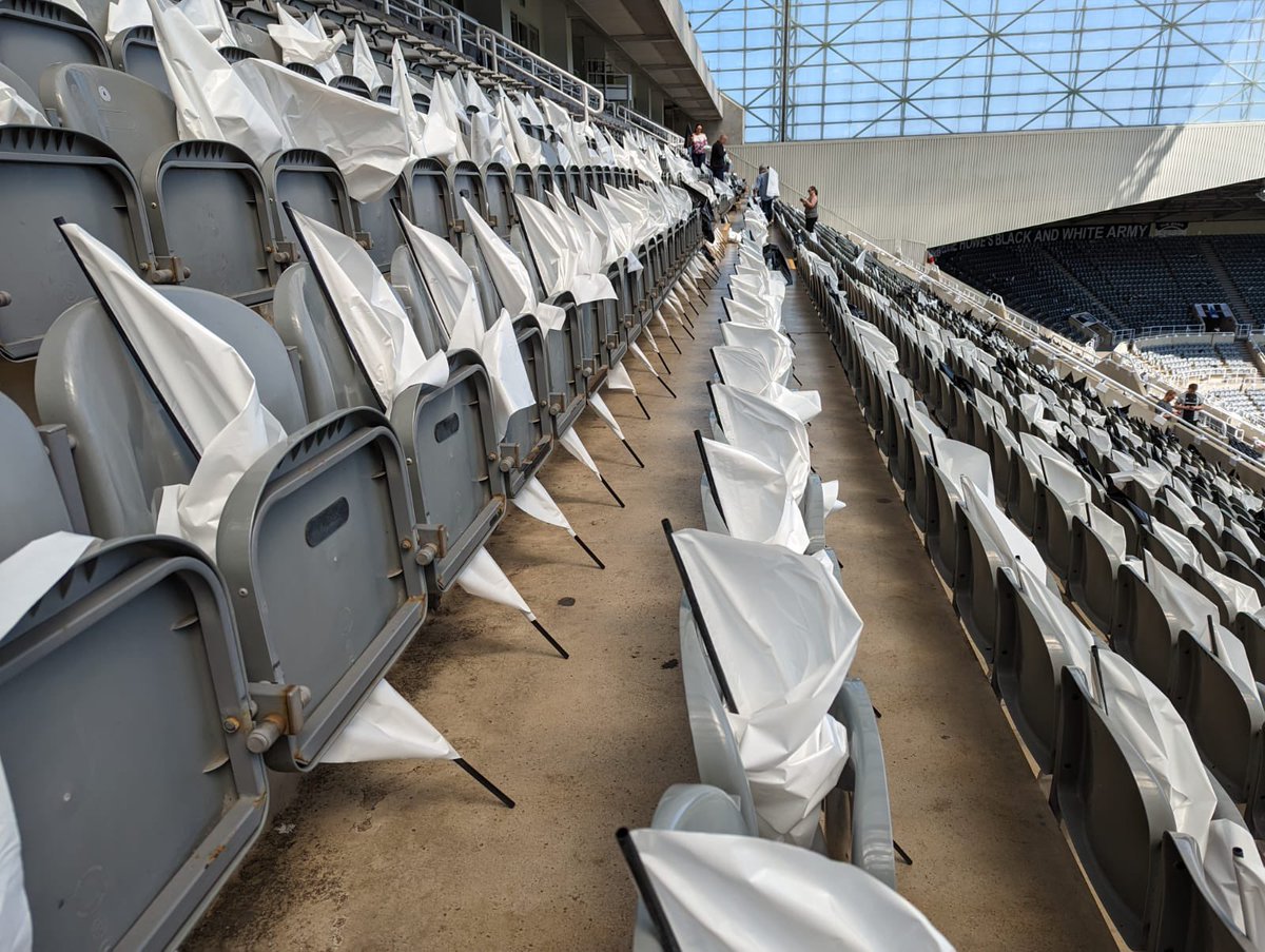 Roll on Monday 😍

Both the Leazes and the Gallowgate will have these flags on their seats. In the spirit of sustainability, we are aiming to use these again. If you can leave them in your seats like this after the game, it’ll make our job so much easier! 

Howay the Lads!