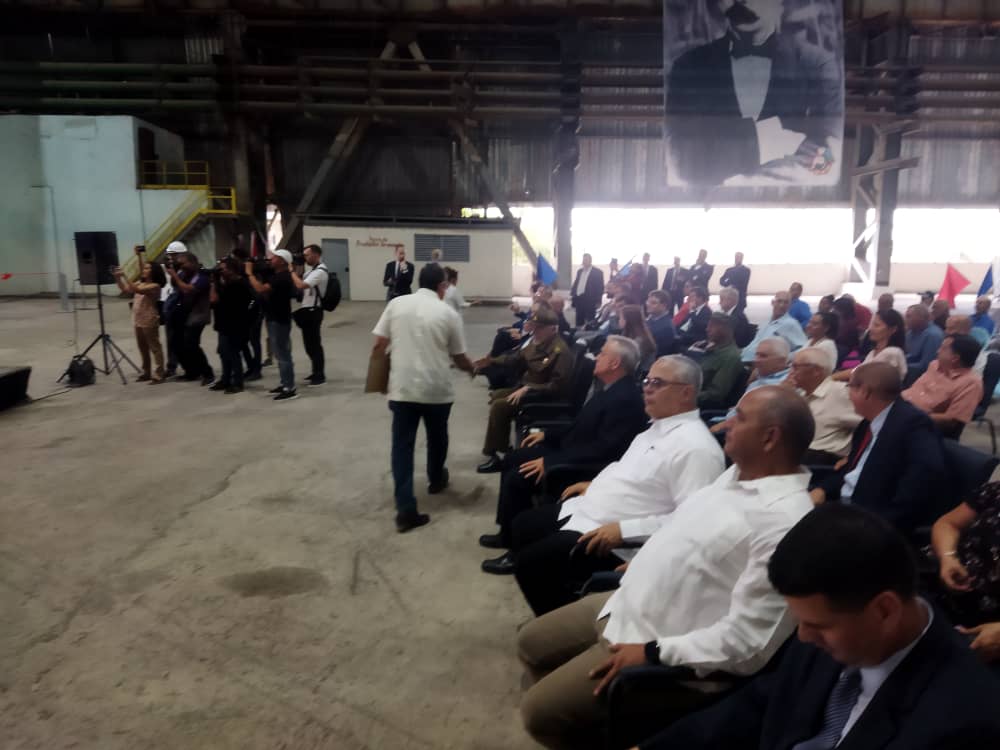 MPerazaH's tweet photo. Acto de inauguración de Antillana de Acero, luego de gran proceso inversionista, fue reconocida @AcinoxComercial  Comercial por su labor desde los inicios en esta magna labor... https://t.co/vegZ87fdzz