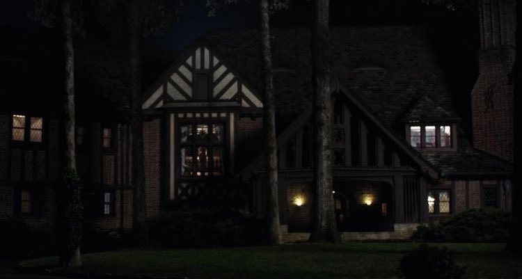 eightieskai's tweet photo. the vampire diaries pilot aesthetic, 2009. https://t.co/iTnNC8K9Ub