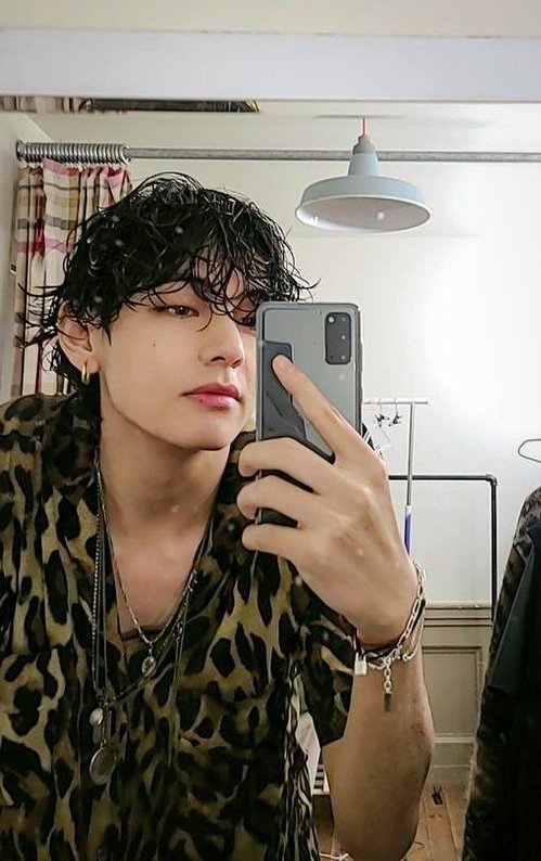 archivefortae's tweet photo. THIS TAEHYUNG https://t.co/iR6MMdsHyy