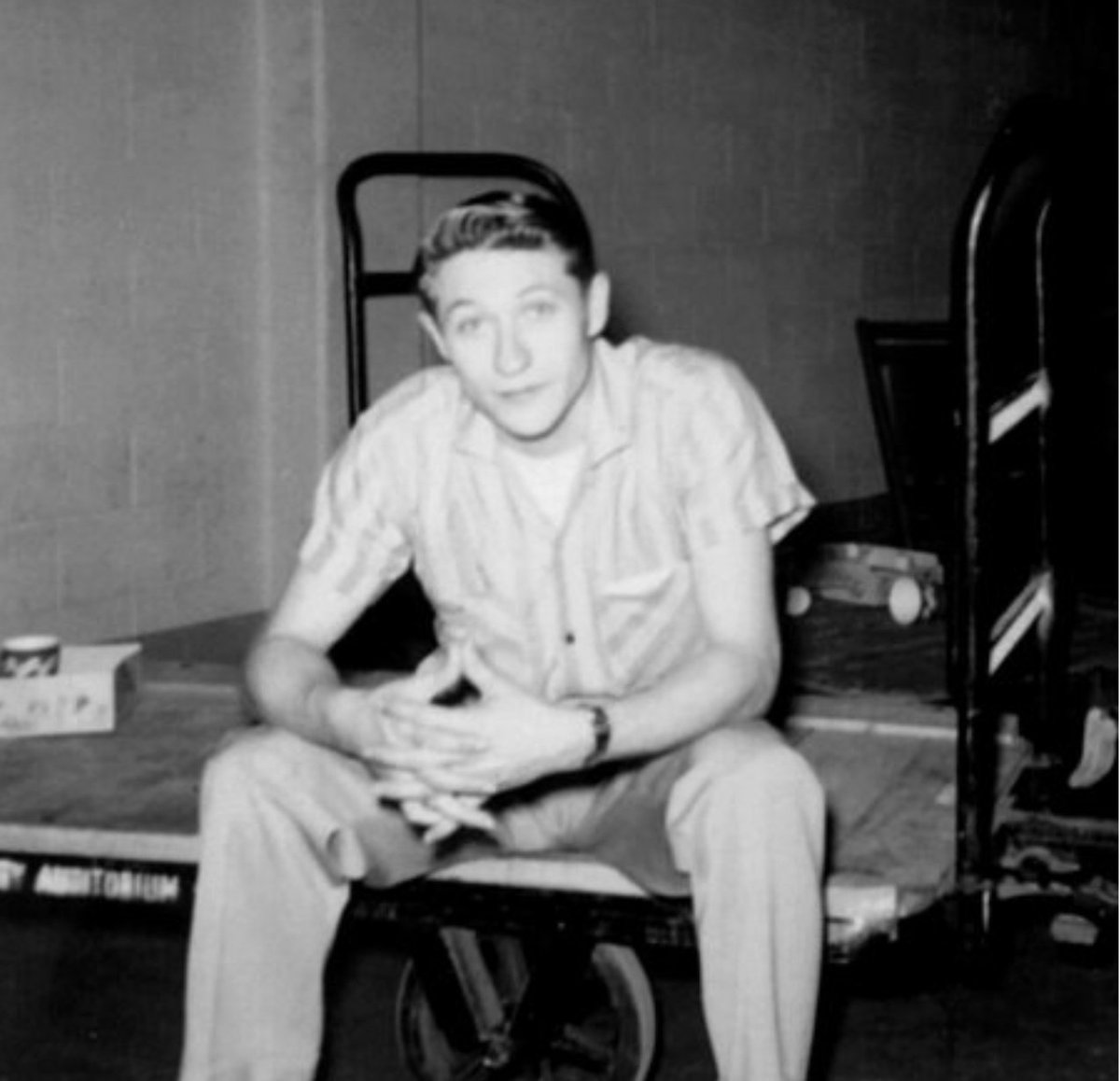 alexanjk1123's tweet image. Scotty Moore backstage at Omaha Civic Auditorium NE. May 20, 1956.
#ScottyMoore