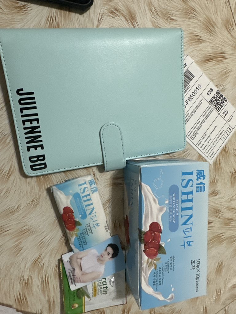 WincsClub's tweet photo. Congrats po sa 2nd winner ng ating Personalized PC Binder 😍 BD stands for #barda daw 😁 FREE LIMITED PHOTOCARDS w/ Signature + 1 Ishin Soap + 1 PC protector for Ishin Bundles w/ min. 2PC (pert transaction). 
Shopee: https://t.co/jDCqW31Gdo
Tiktok: https://t.co/BRH1nA0iEL https://t.co/7QHfCQ9t2Q