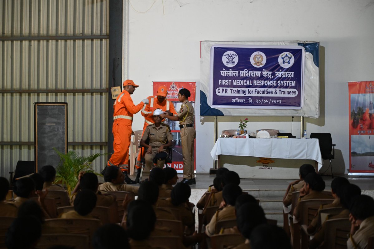 05NDRF's tweet photo. DM Training session for newly recruited mahila batch of maharashtra police at PTC khandala.
#MFR
#CPR
#FBAO
#EMERGENCYMOVES
#BLOODCONTROL
@ANI
@ndmaindia
@NDRFHQ
@SDMAMaharashtra
@Maharashtrapol2 https://t.co/gCXWEHBcen
