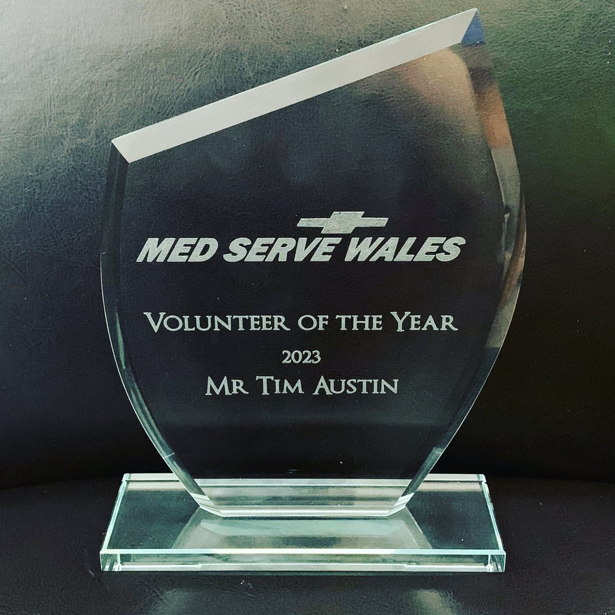 Shocked to receive this at last nights @MEDSERVEWales dinner dance.

So many other well deserving #VolunteerMedics, that humble me daily with their commitment and work towards the charity for the people of South and West Wales.

I’m but one small cog in the team.

#EnhancedCare