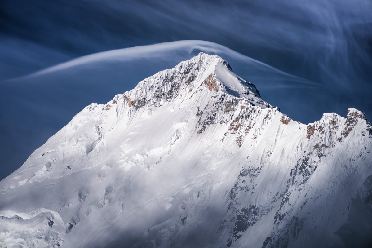 CGTNOfficial's tweet image. #OnThisDay Have you ever seen Mount #Qomolangma cloaked in a pure white wedding gown? Share this sweet bliss on May 20.  

Today marks #Valentine&apos;s Day in #China&apos;s cyber society because the pronunciation of &quot;5·2-0&quot; sounds like &quot;I love you&quot; in Chinese.