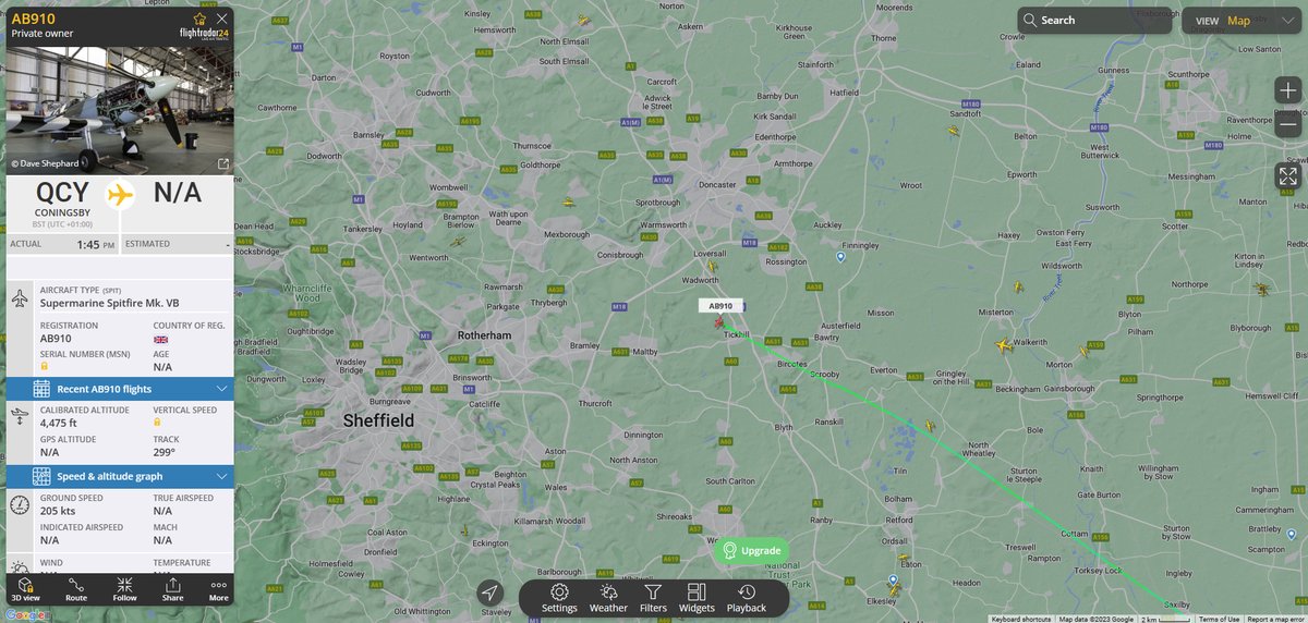 Only AB910 showing on Flightradar24: flightradar24.com/AB910/305d8709 #avgeek #aviation #haveglass