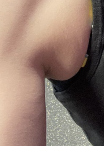 KevinIsInsideU's tweet photo. @blueorchid1977 Boop the little V.
#FitPit https://t.co/mBqCixwrU6
