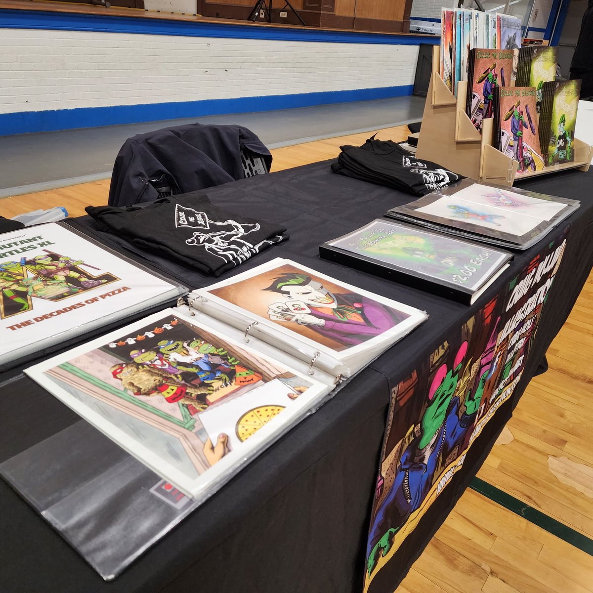 CHollandArt's tweet image. Come by Shellabration V4 from 10-4 today in Lewiston! Yes, fourth con in a row. Hope to see you today!
#shellabration #comiccon #lewiston #tmnt #turtles #joker #maine #colormereggie #corpmassscottbook #cmsbook #nabthenineties #chollandart