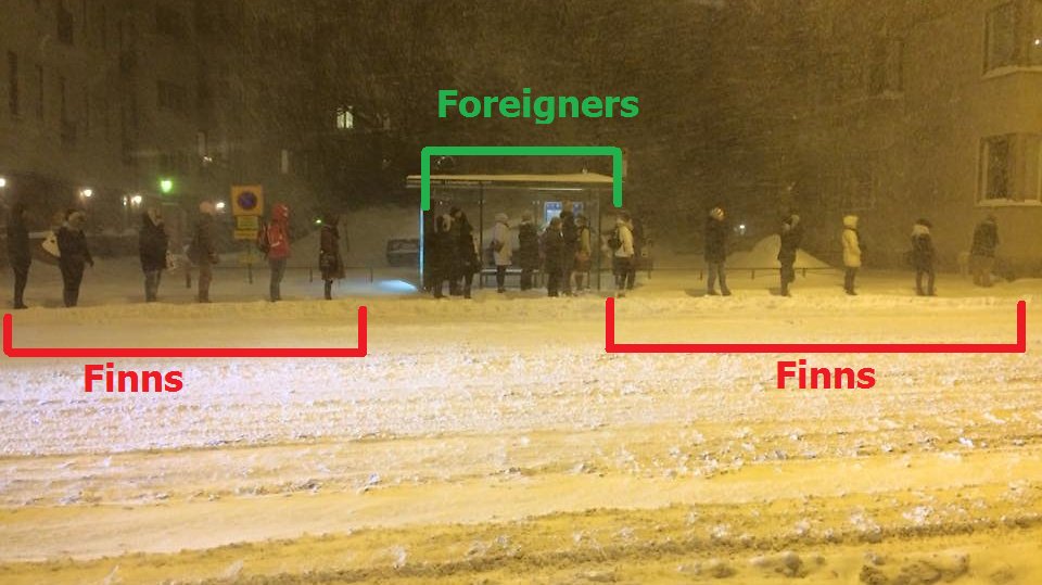 I love Finland. I love their obsession with personal space too. Never have I seen such a hilarious visualisation of how much the Finns love their personal space! It's a real life data visualisation! Source: buff.ly/42Ooi4q