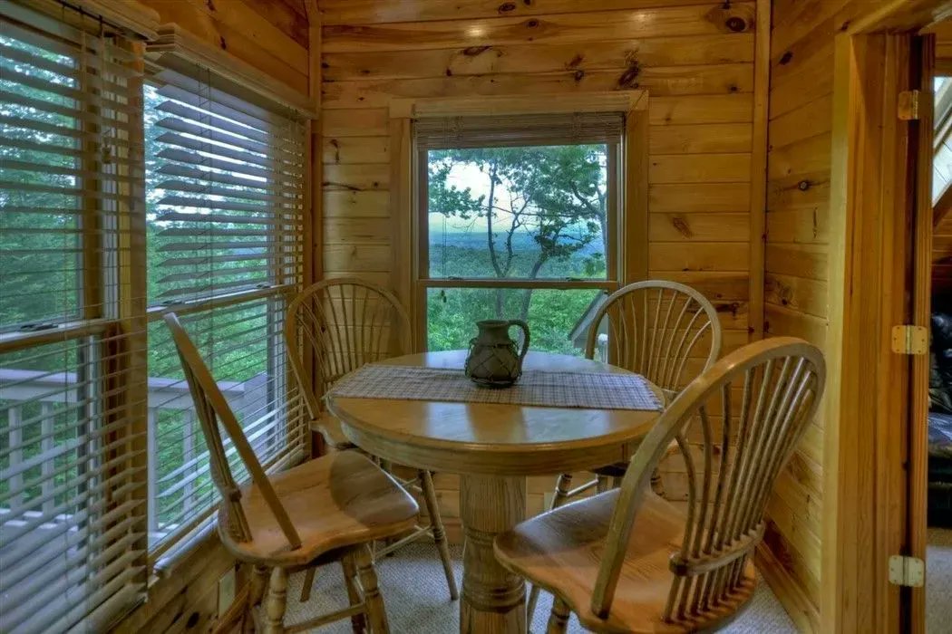 MRendezview's tweet photo. Our cabin has plenty of spaces for reading or playing card games with family! You will never feel overcrowded here-so book a stay with us and bring the whole family! #familygetaway #cabinrental #summervacation2023 https://t.co/YGTtHZyLln