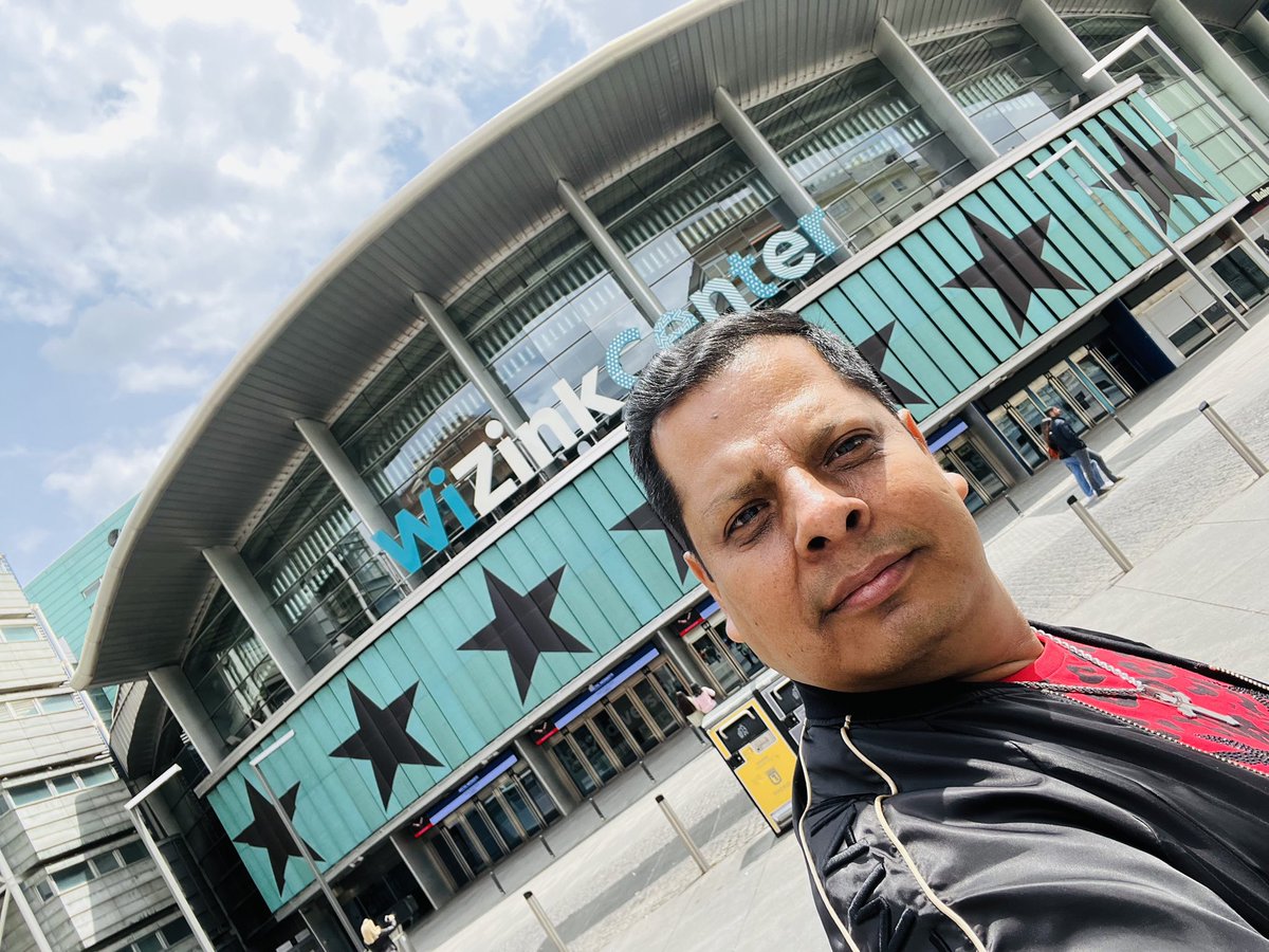juanmaesmusic's tweet photo. NODAL FORAJI2 WORLD TOUR
CHRISTIAN NODAL MADRID 20 05 2023
WIZINK CENTER MADRID ESPAÑA 🇪🇸
#CHRISTIANNODAL
#MAGNATE #SUPERVIP #MUYALTISIMOPEDORRAJE #MEAMOCOMOSOY ♥️ @ChistianNodal https://t.co/VUWLhcgOwn