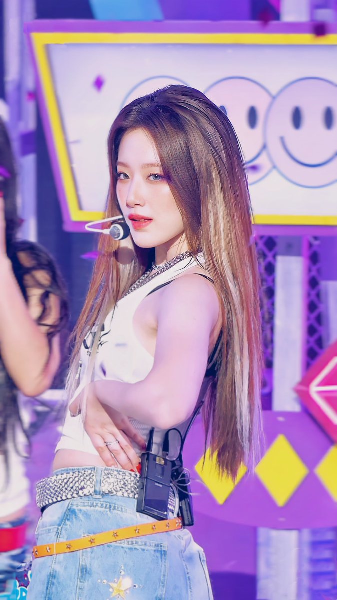 Shu0106_'s tweet photo. 💜∑(ﾟДﾟ)
#여자아이들 #GIDLE
#슈화 #SHUHUA
#I_feel
#퀸카 #Queencard https://t.co/j304Vefcta