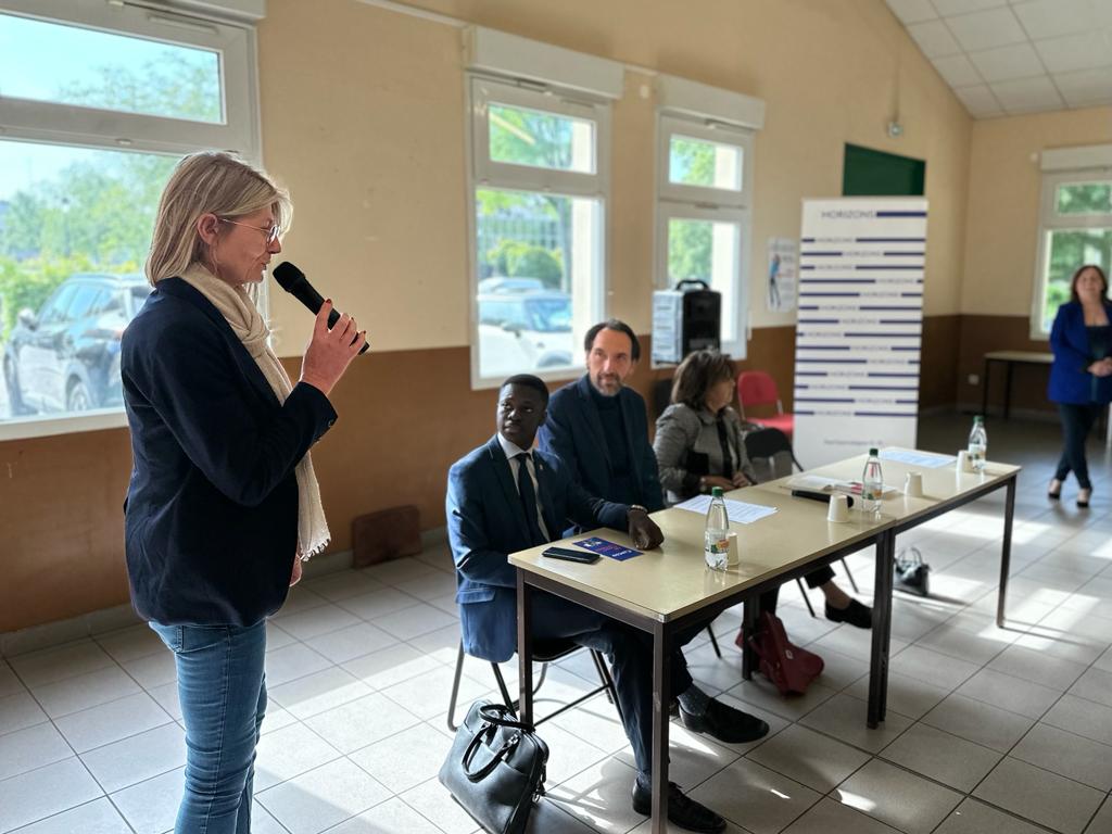 ophelie_oise60's tweet photo. Quel plaisir de vous retrouver pour nos ateliers du samedi organisés par les comités Horizons 60 sur un des piliers de notre pacte républicain: l'enseignement.

Un grand merci à notre experte M. Aquilina ainsi qu'à G. Baud et @ntoni_simao pour la qualité des échanges ! https://t.co/ETdzjPkvjn