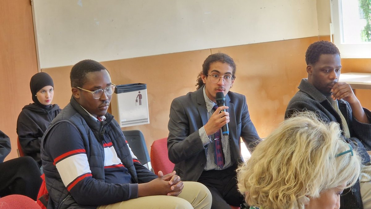ophelie_oise60's tweet photo. Quel plaisir de vous retrouver pour nos ateliers du samedi organisés par les comités Horizons 60 sur un des piliers de notre pacte républicain: l'enseignement.

Un grand merci à notre experte M. Aquilina ainsi qu'à G. Baud et @ntoni_simao pour la qualité des échanges ! https://t.co/ETdzjPkvjn