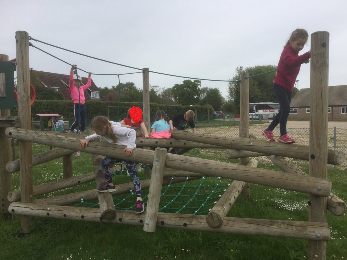 GEPSClass3's tweet photo. Well done to the children yesterday. We had lots of fun at the Teddy Bears' Picnic and enjoyed spending time with the younger children from GE and those from Rocklands. 
To quote one child, 'My favourite part was just seeing everyone smiling and having such a lovely time.' 🥪😃🥰 https://t.co/2j0iTGJwL3