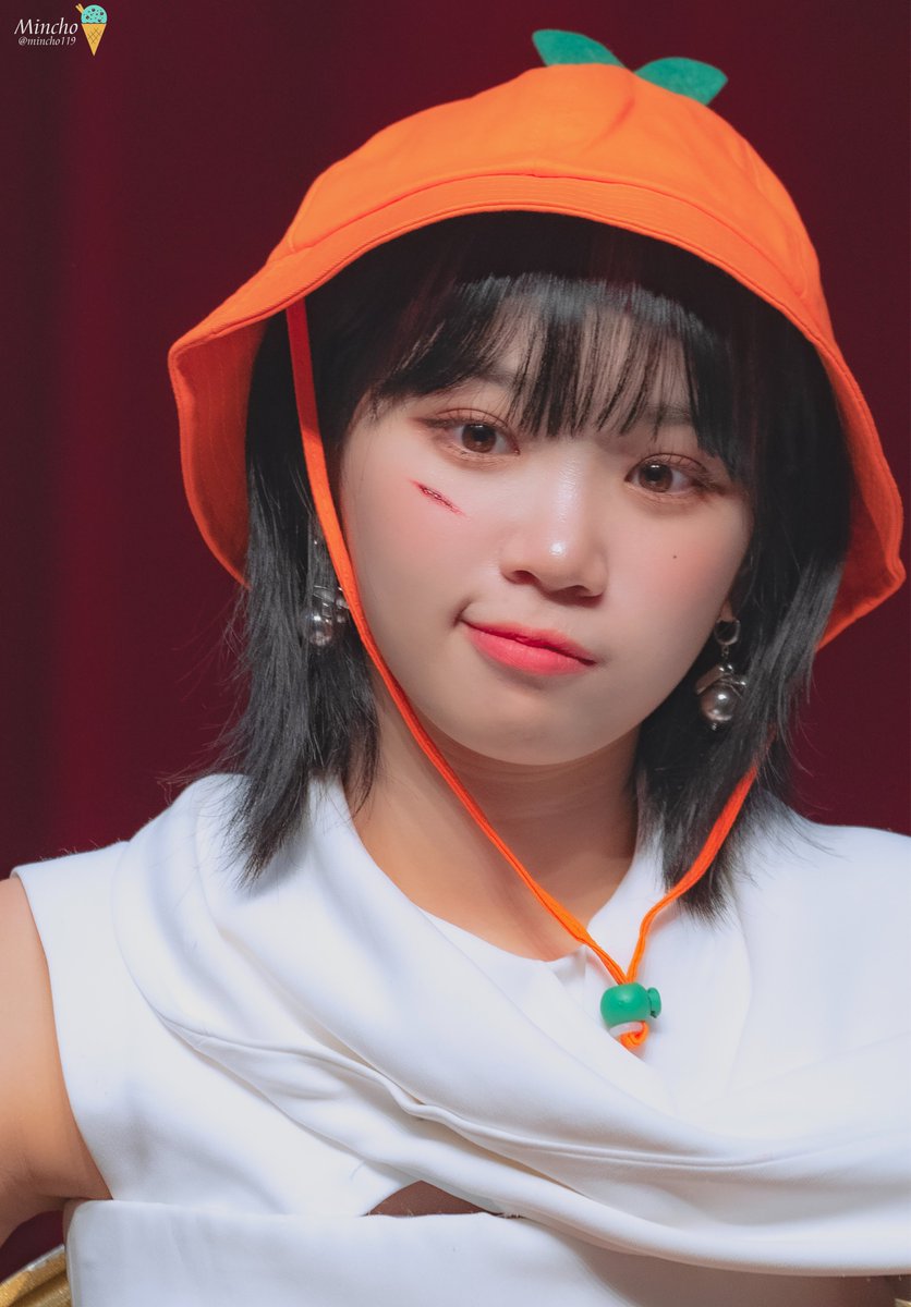 230519 르세라핌 CTS홀 팬싸인회 채원

감귤반 반장 김채원 어린이🍊

#LE_SSERAFIM #르세라핌 #KIMCHAEWON #CHAEWON #김채원 #채원