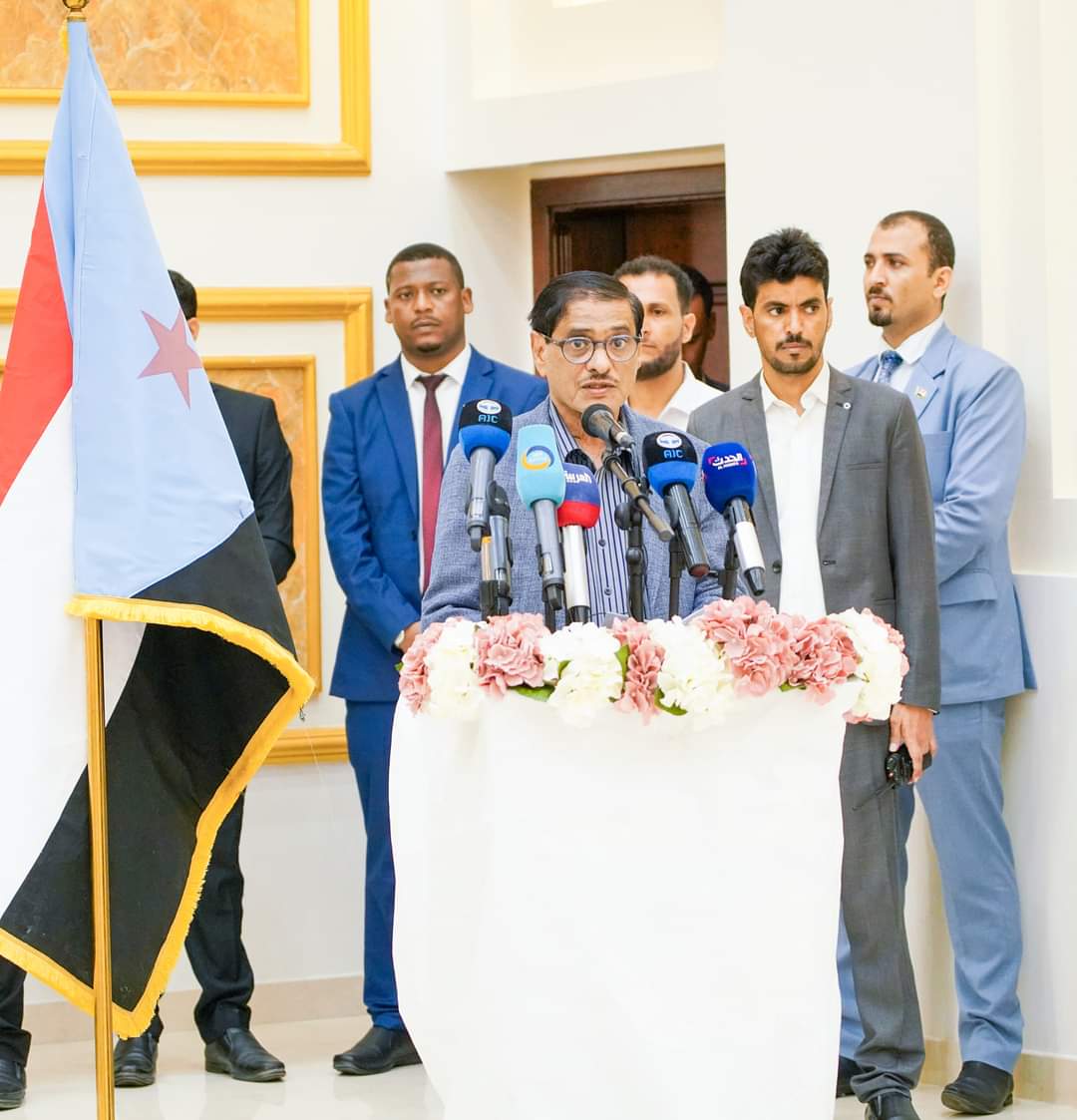 2_ نجاح انعقاد الحوار والمشاورات في #عدن وانضمامنا إلى قيادة المجلس الانتقالي الجنوبي سيمثل إضافة نوعية لعمل المجلس وتوسيع الحوار بين القوى والشخصيات الجنوبية كافة،
الجنوب أكثر حاجة لوحدة صف أبنائه ولتحالف قوي بين كل القوى السياسية والاجتماعية والشخصيات العامة بروح وطنية جديدة.