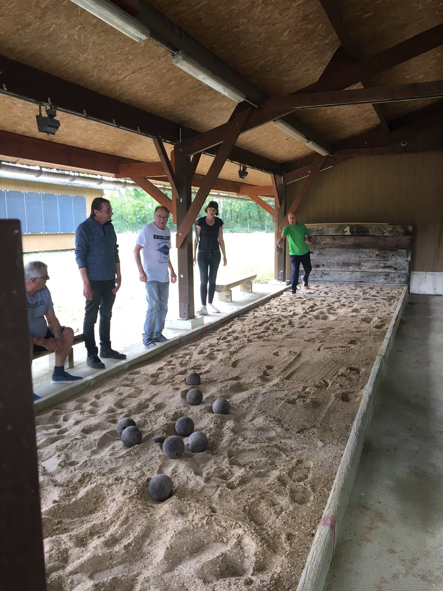 PatJean44's tweet photo. 24 joueurs pour le tournoi des boules de sable à la Noé Cottée @stsebsurloire. Très heureux pour l’association et son président. https://t.co/W0idDK7aJt