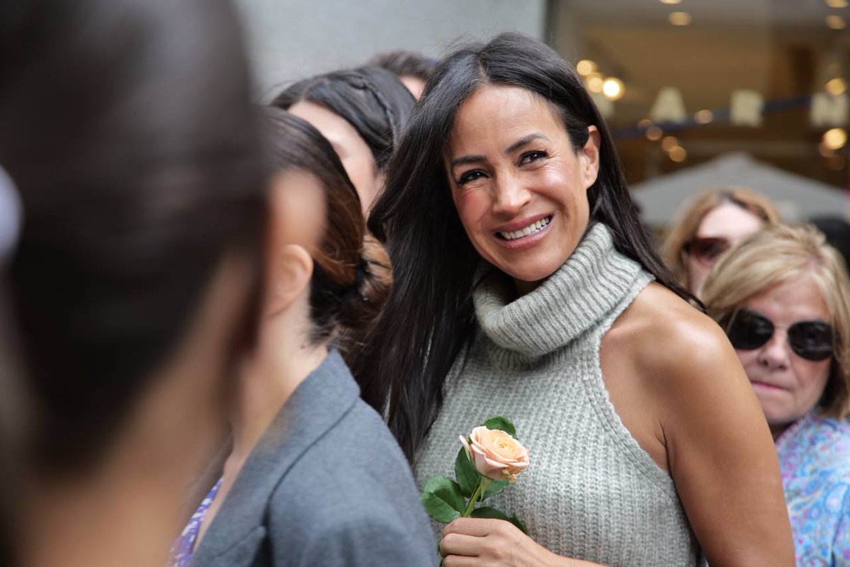 🚶Apostamos por la peatonalización puntual en fines de semana para que el comercio salga a la calle

💐 <a href="/begonavillacis/">Begoña Villacís</a> y <a href="/SilviaSaavedraI/">Silvia Saavedra</a> visitan el Mercado de las Flores de Primavera en la c/ Jorge Juan con distintos puestos que representan a las mejores floristerías de Madrid