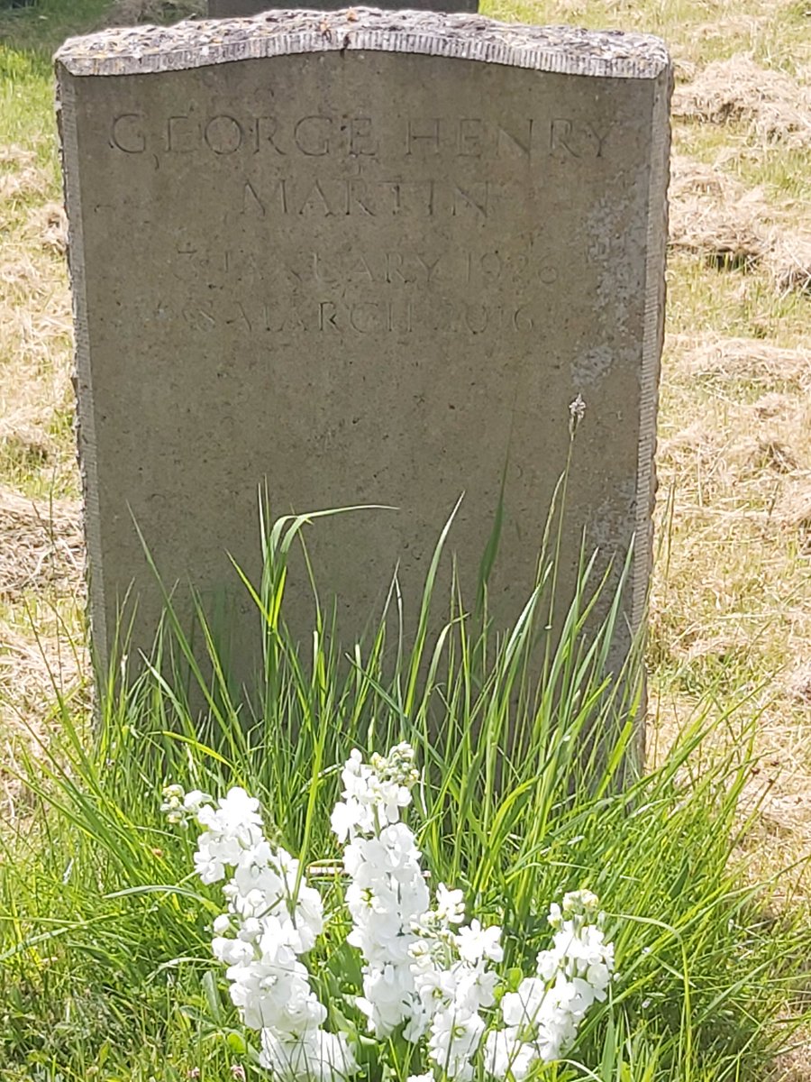 chriggle's tweet photo. @mashupmartin went to pay my respects to your father today as I live nearby. Such a beautiful resting place. https://t.co/hNF0Z6PpVY