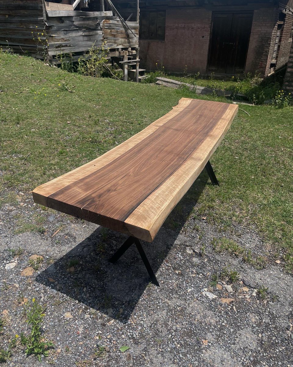 IndoTimber's tweet photo. Natural Kashmir Walnut and Elm exotic wood natural edge table tops, now available. 
For price and customised sizes please inbox us.

Note; customised sizes will take some time. https://t.co/k7SVEvDHyA