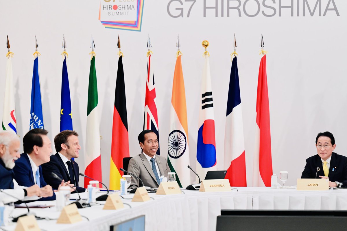 1) Indonesian President Jokowi encouraged equality, collaboration and inclusivity in global cooperation at the G7 Work Session at the Grand Prince Hotel Hiroshima, Japan (20/05).

For More ➡️kem.lu/5sg

Photo: BPMI

#IndonesianWay #IniDiplomasi