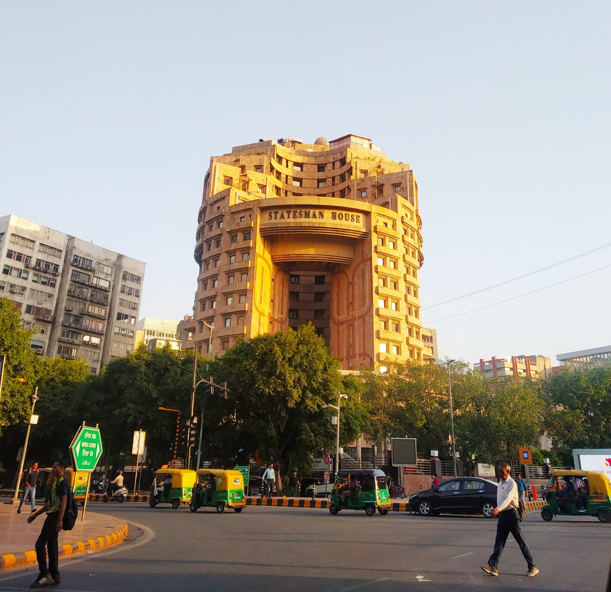 The magnificent Statesman House in Connaught Place, designed by Herbert Baker and Edward Lutyens. The central open-air atrium is supposed to have drawn directly from the Roman Colosseum. A thing of absolute beauty.