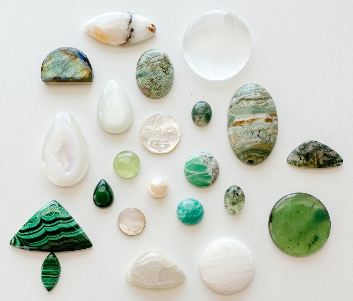 mildhippie's tweet photo. next collection coming May 26th at 8pm est

theme is…FRESH AIR 🍃🌬️🐉 https://t.co/HNgn0pS7CA