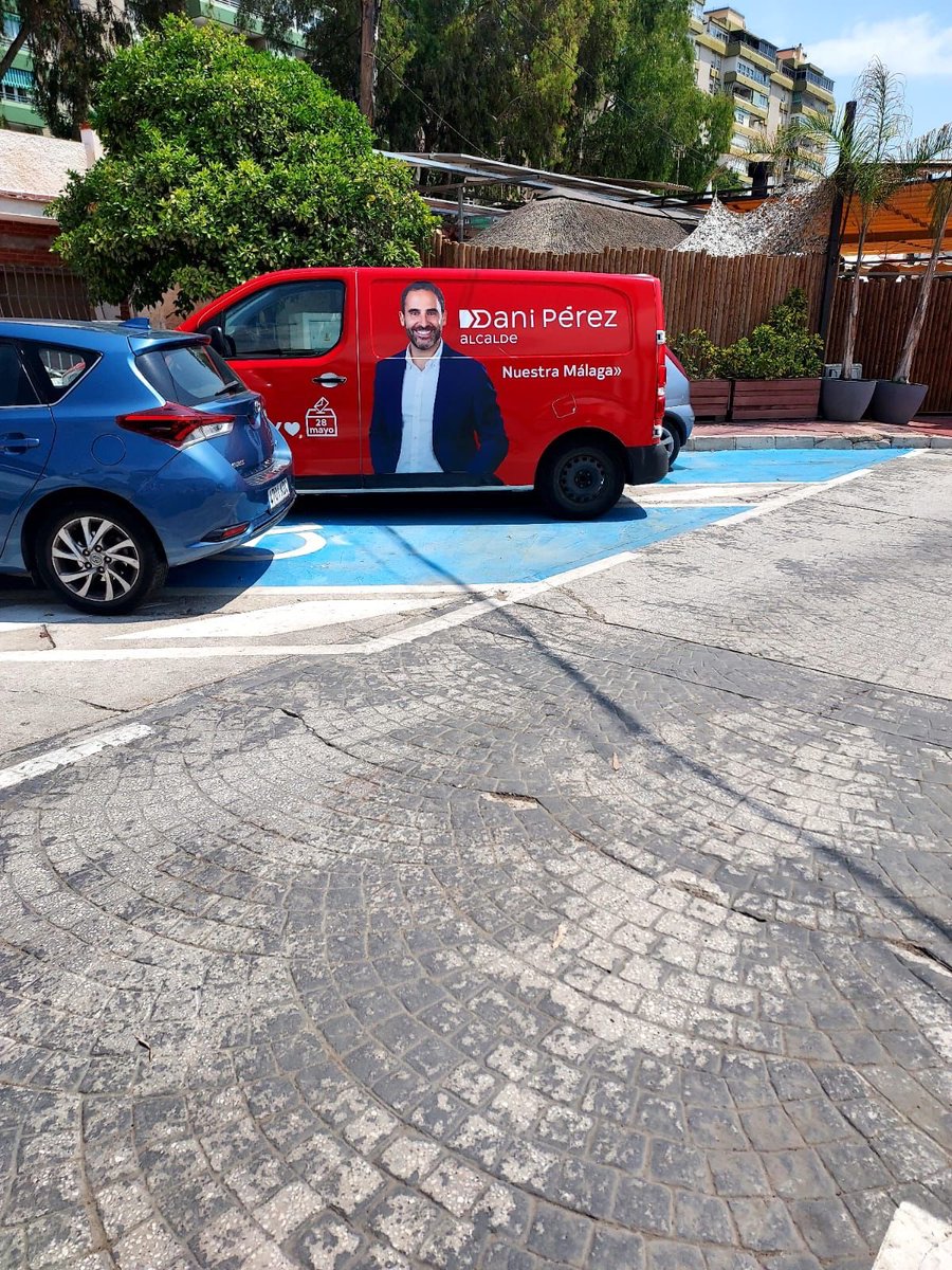 Aquí vemos cómo el <a href="/PSOEmalaga/">PSOE de Málaga</a> de Dani Pérez hace lo que le da la gana sin respetar lo más mínimo. 
¿El <a href="/psoedeandalucia/">PSOE de Andalucía</a> pagando multas?