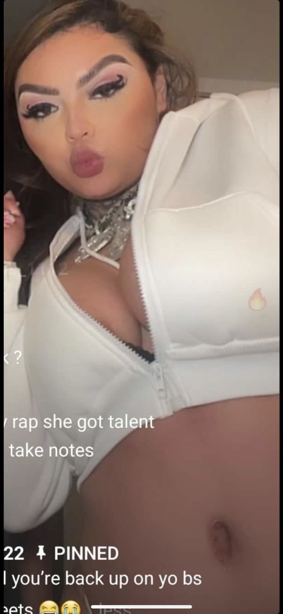 trapsavoo's tweet photo. @jaidynalexxis The photoshopping is genuinely scary. The fact that you’ve had 2 BBLs, a chin reduction, lip fillers AND a tummy tuck yet still feel the need to photoshop is crazy. Be yourself 😩 https://t.co/XlRVwB1Lzk