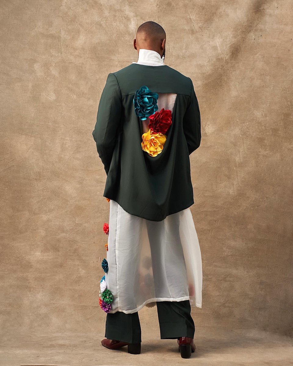 Izu Udokwu (@izu_udokwu) on Twitter photo Styled @emmanuelumohjr_ in this stunning 3-piece from <a href="/izuudokwu/">Izu</a> unreleased collection ‘It’s Bloom Time’ for the #AMVCA23
#StarsinIzuUdokwu
#TheShowStopper
Photographer <a href="/olamide_david/">Olamide David</a>
Shoe: <a href="/kiingdaviids/">K II N G D A V II D S</a> Styled @emmanuelumohjr_ in this stunning 3-piece from <a href="/izuudokwu/">Izu</a> unreleased collection ‘It’s Bloom Time’ for the #AMVCA23
#StarsinIzuUdokwu
#TheShowStopper
Photographer <a href="/olamide_david/">Olamide David</a>
Shoe: <a href="/kiingdaviids/">K II N G D A V II D S</a>