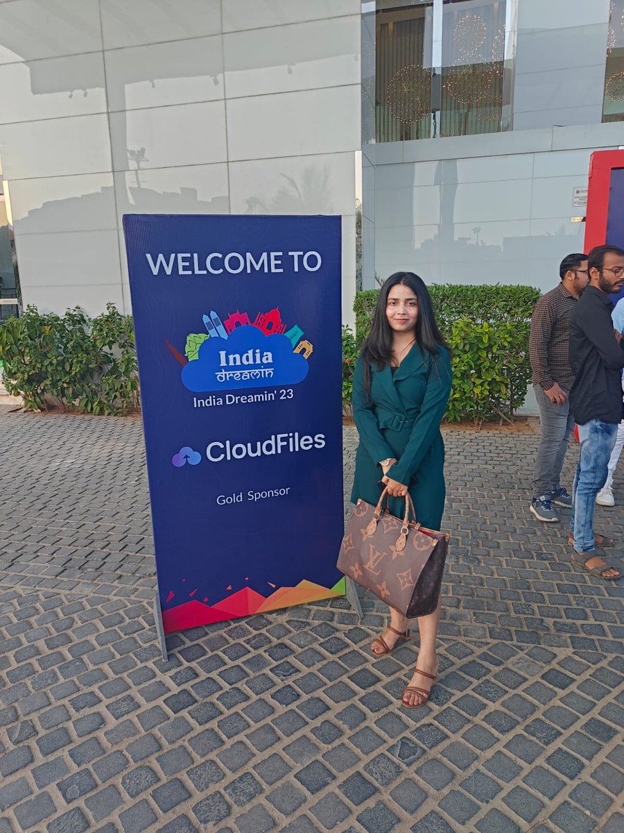 Some glimpses from #Indiadreamin23 and more are coming 😍🍁

#Indiadreamin #salesforce #volunteering